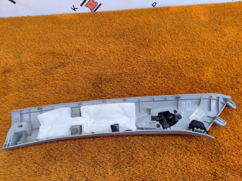 Накладка на стойку кузова