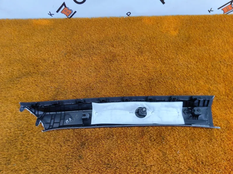 Накладка на стойку кузова