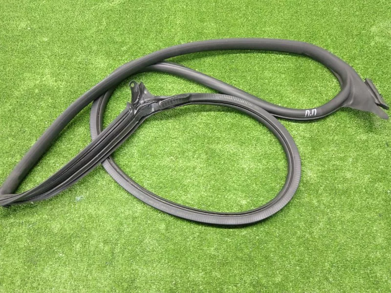 Уплотнитель двери