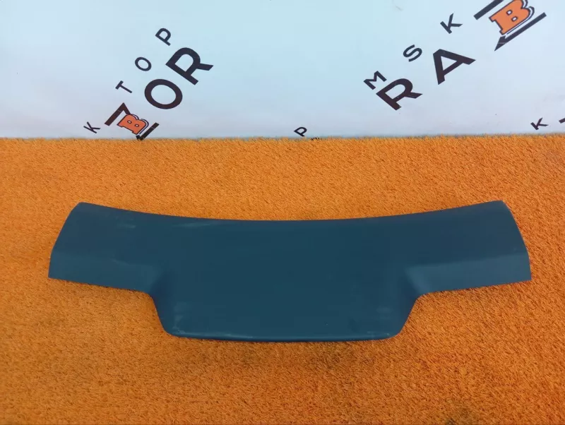 Обшивка двери багажника