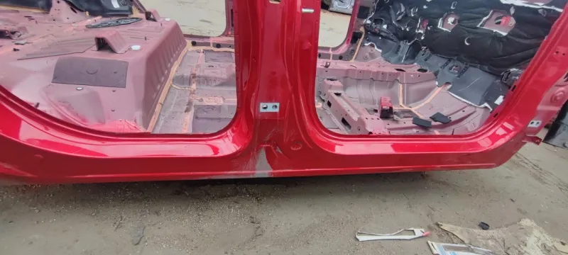 Порог с центральной стойкой