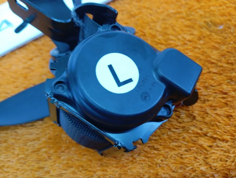 Ремень безопасности