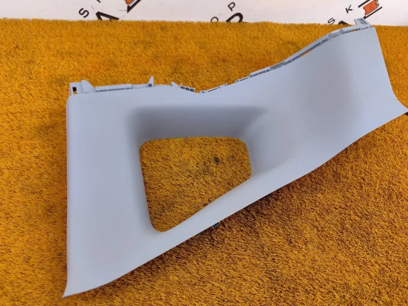 Накладка на стойку кузова