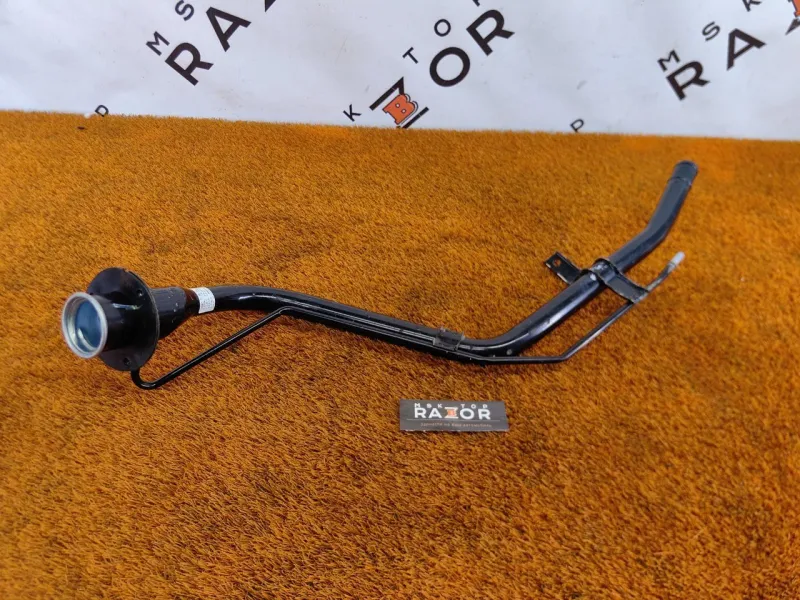 Горловина топливного бака