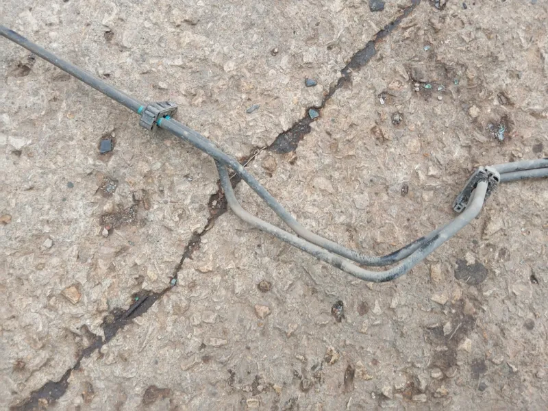 Трубка топливная