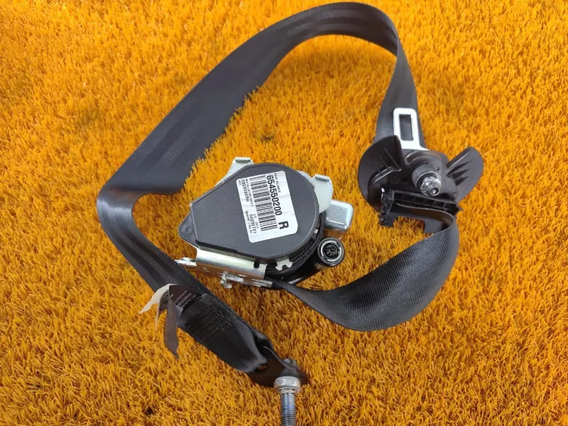 Ремень безопасности