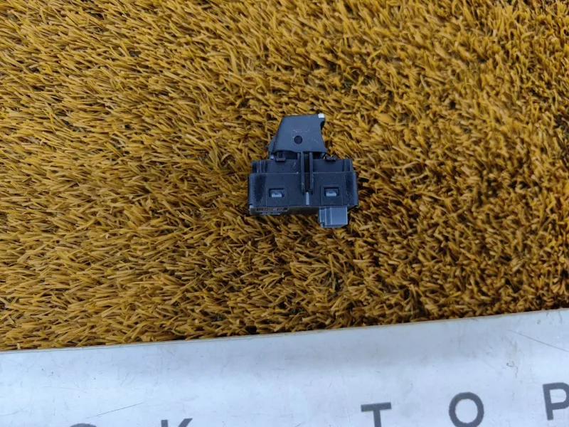 Кнопка стеклоподъемника