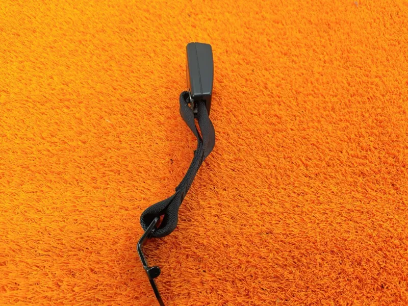 Ответная часть ремня безопасности