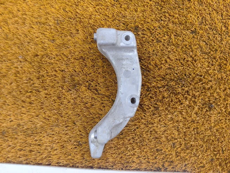 Кронштейн компрессора кондиционера