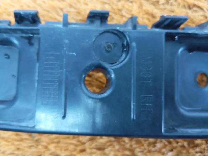 Крепление бампера