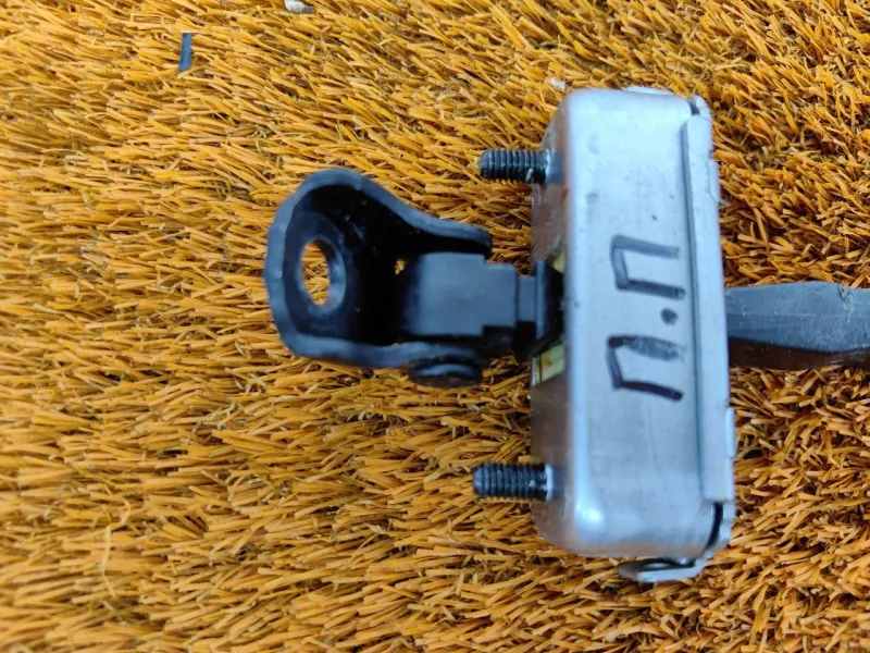 Ограничитель двери