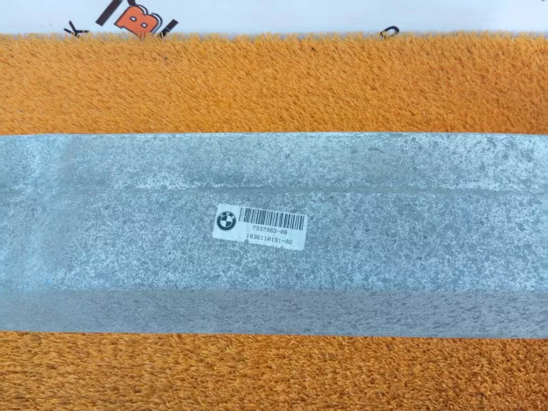 Усилитель бампера