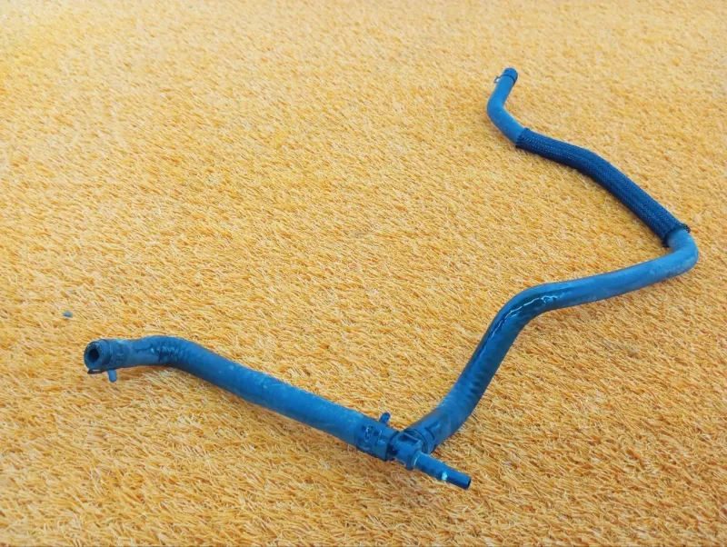 Трубка системы охлаждения