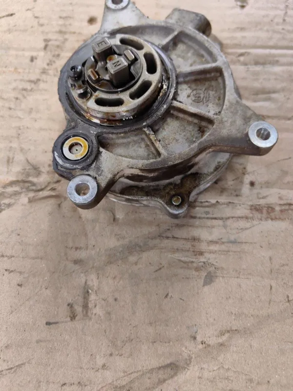 Насос вакуумный