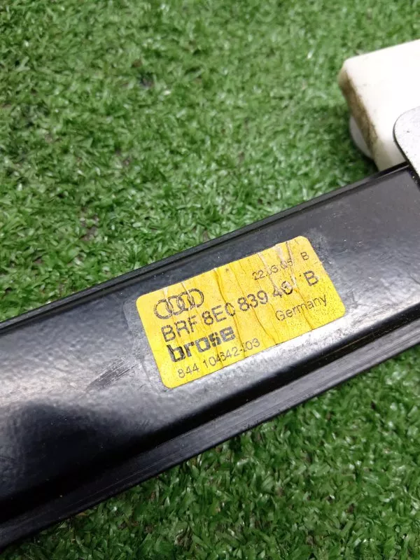 Стеклоподъемник Audi A4 2005 8E0839461B B7, задний левый