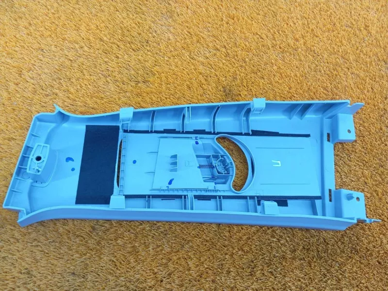 Обшивка центральной стойки