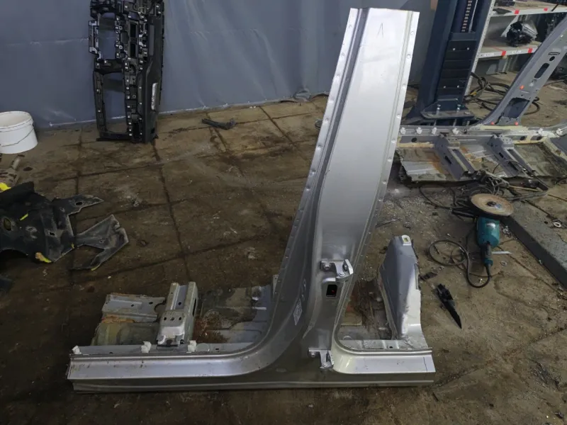 Порог с центральной стойкой