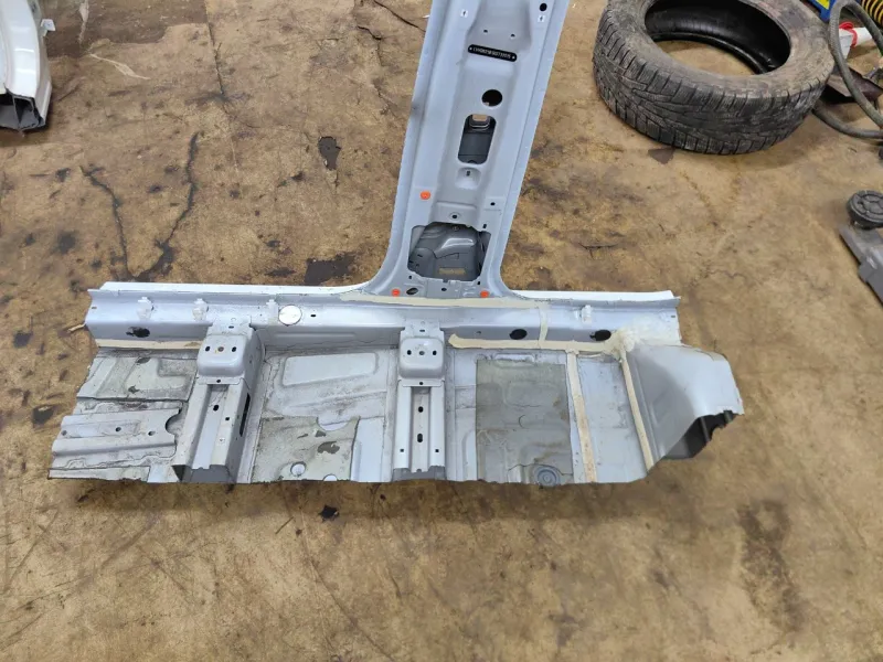 Порог с центральной стойкой