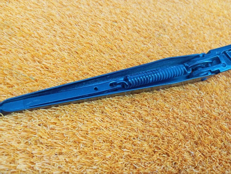 поводок стеклоочистителя