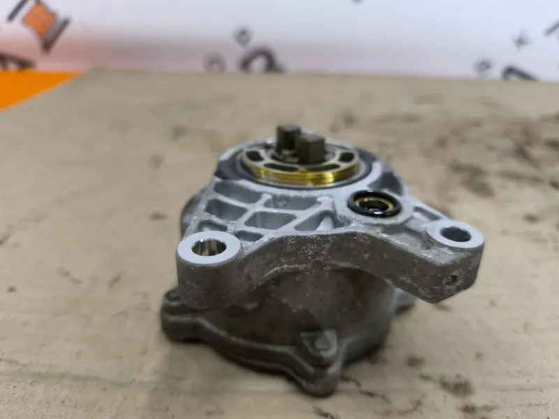 Насос вакуумный