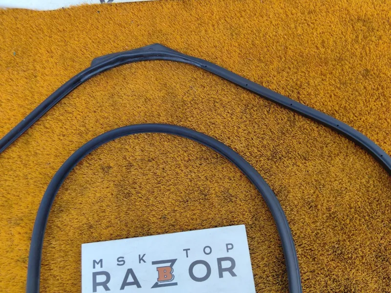 Уплотнитель двери