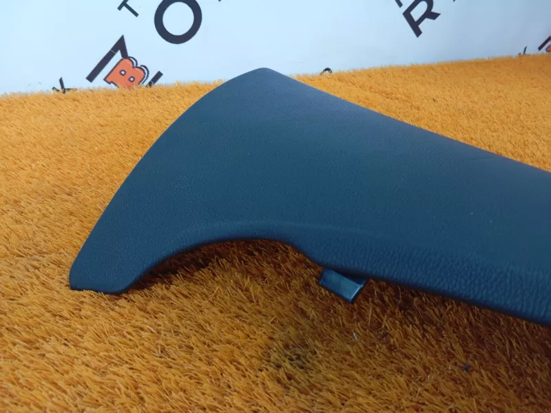 Накладка на стойку кузова