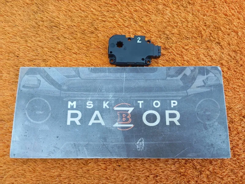 Моторчик заслонки печки