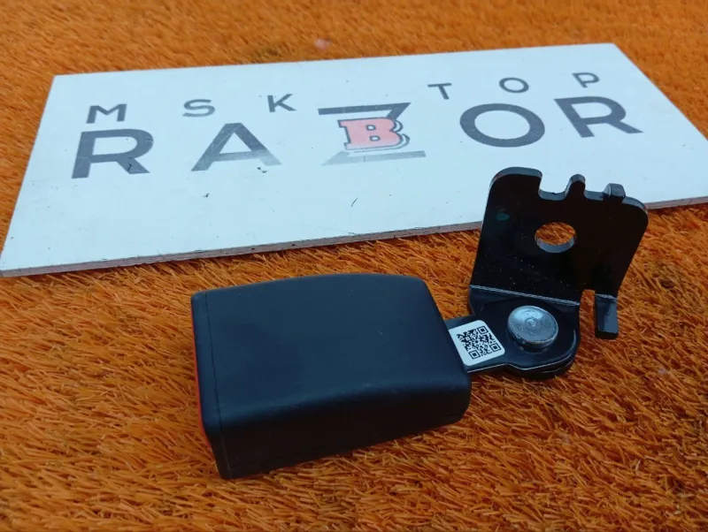 Ответная часть ремня безопасности