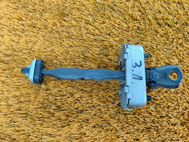 Ограничитель двери