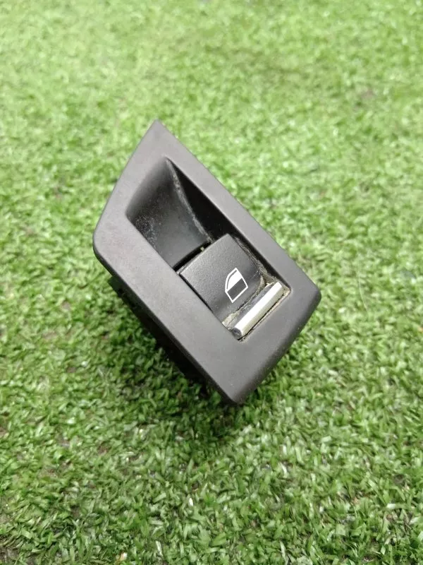 Кнопка стеклоподъемника