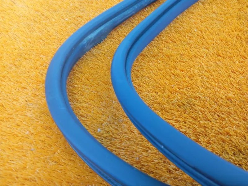 Уплотнитель проема двери