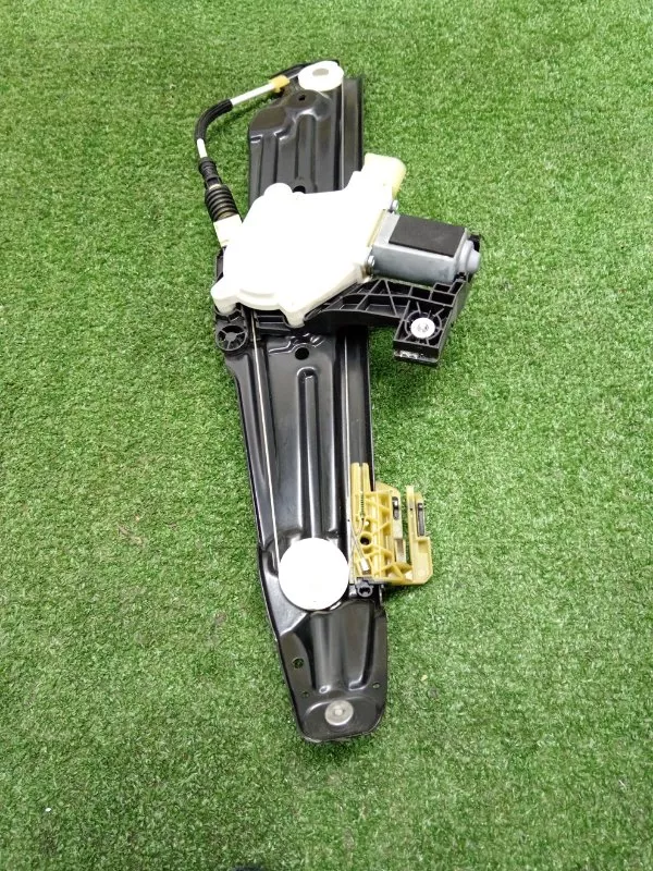 Стеклоподъемник BMW 5-Series 2010 51357182613 F10/F11, задний левый