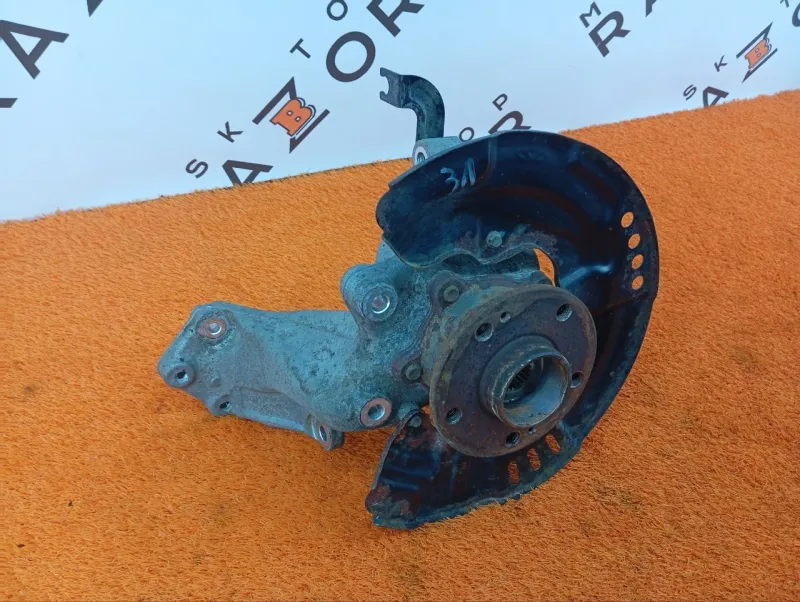 Кулак поворотный