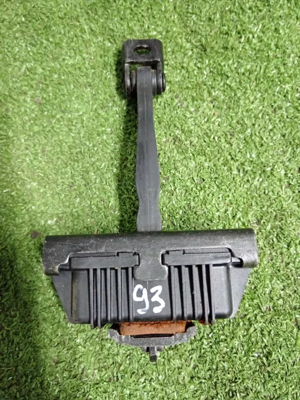 Ограничитель двери