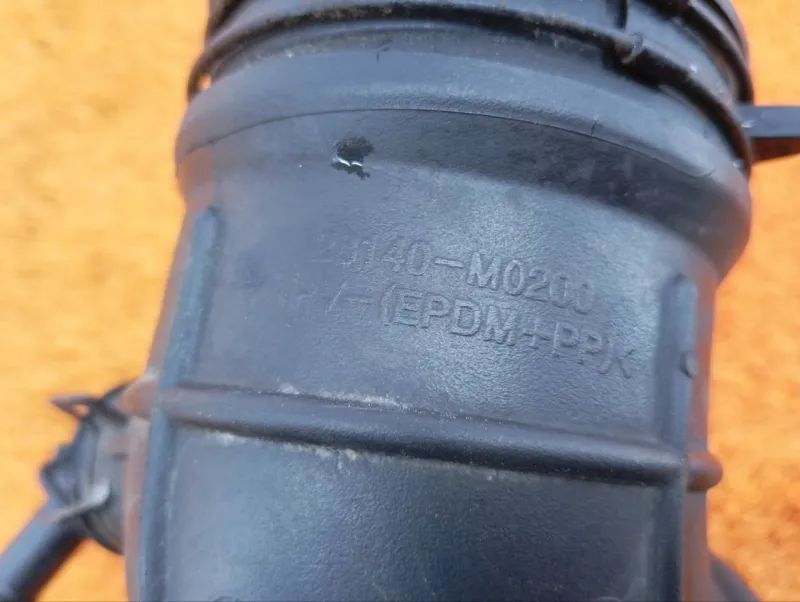 Патрубок воздушного фильтра