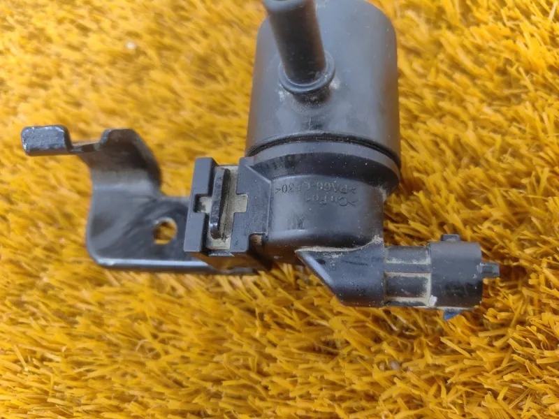 Клапан паров бензина