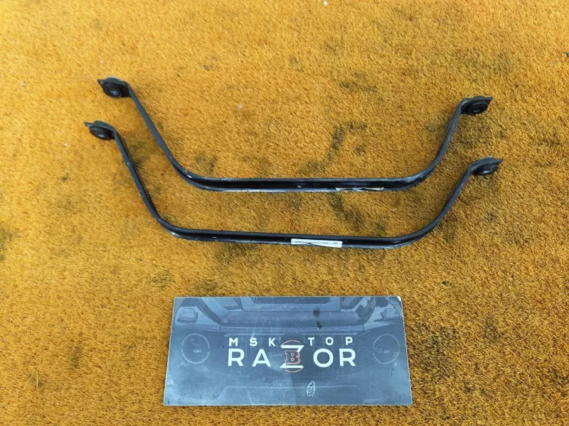 Крепление топливного бака