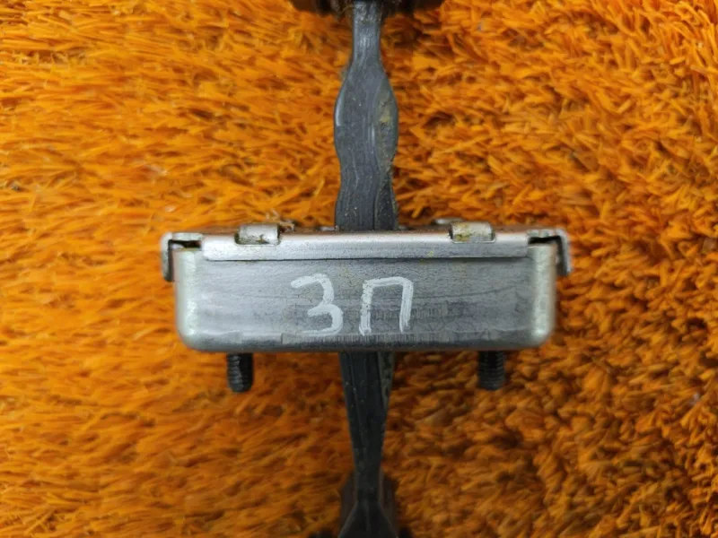 Ограничитель двери