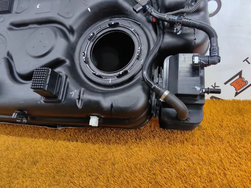 Бак топливный