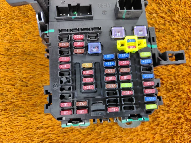 Блок предохранителей