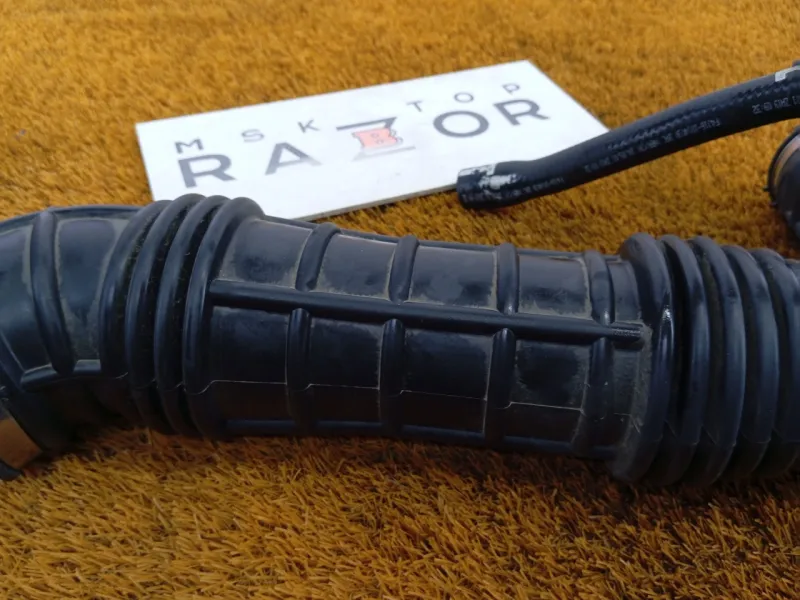 Патрубок воздушного фильтра