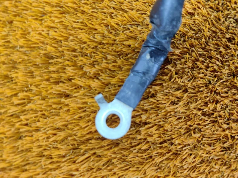 Клемма аккумулятора