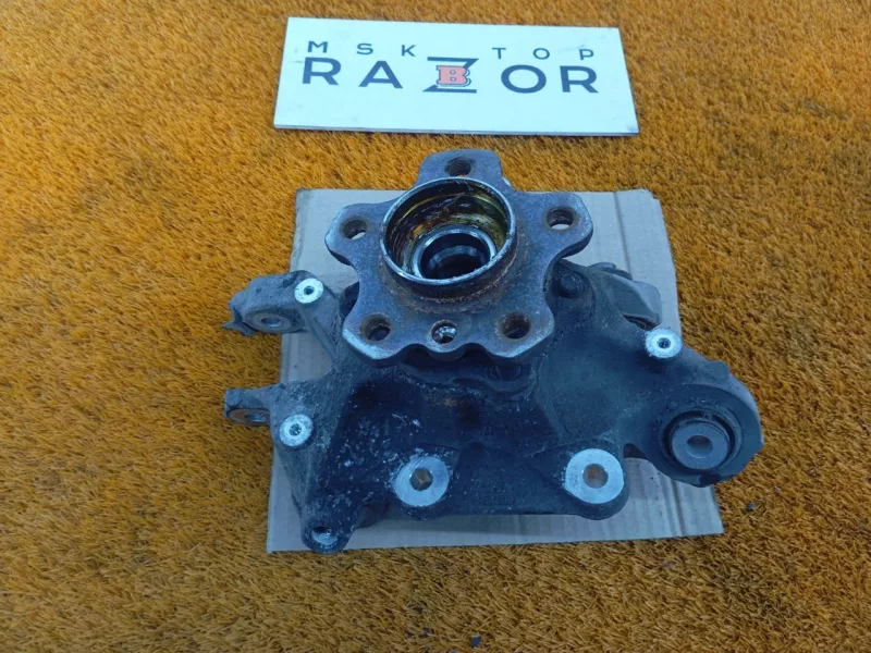 Кулак поворотный