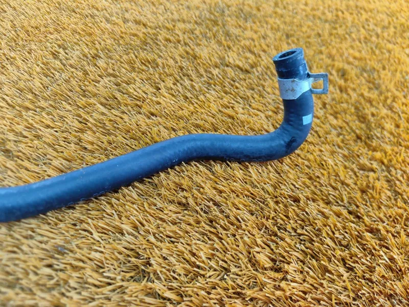 Патрубок радиатора