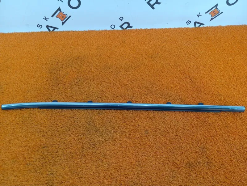 Молдинг стекла