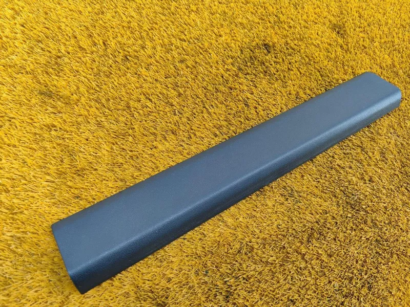 Накладка на порог салона