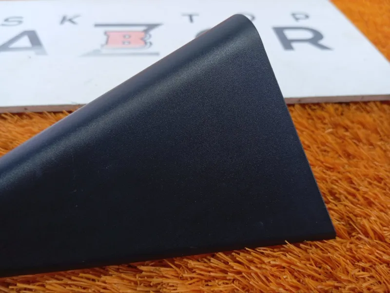 Уголок двери