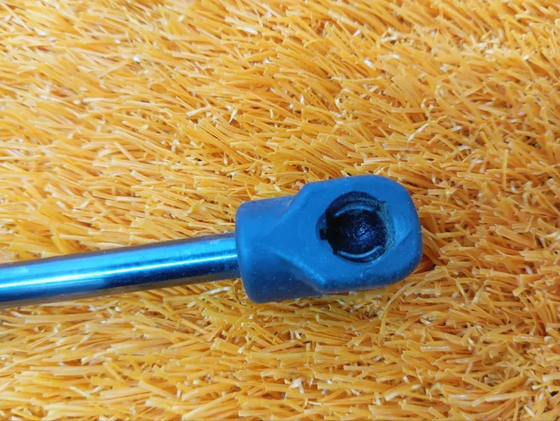 Амортизатор крышки багажника