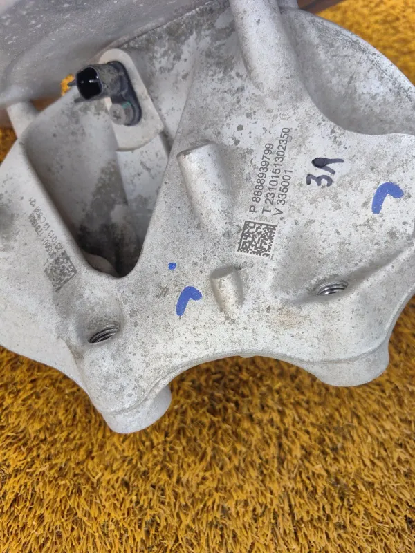 Кулак поворотный