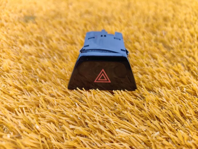 Кнопка аварийной сигнализации